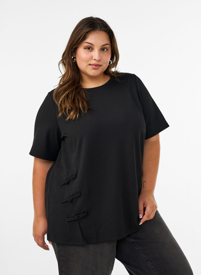 T-shirt met splitjes en decoratieve knoopsluitingen, Zwart, Model image number 0