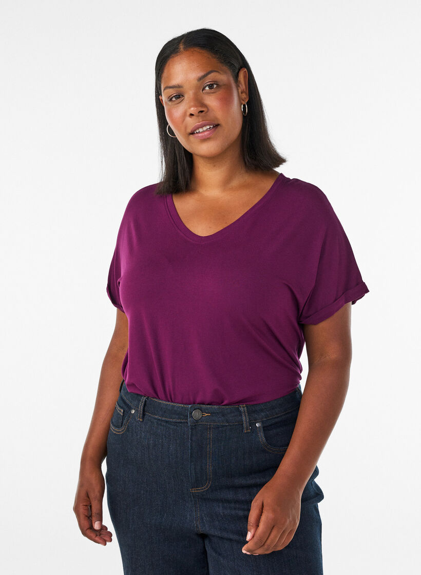 Basic T-shirt met V-hals van viscose, Paars, Model image number 0