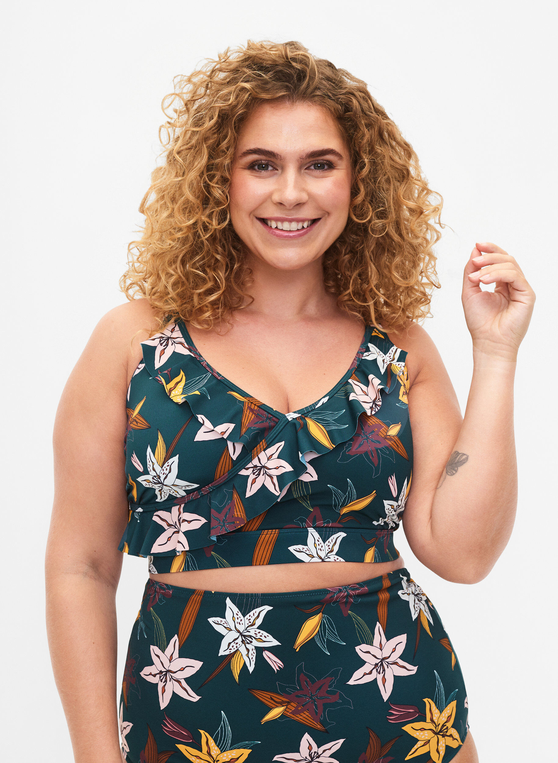 Gebloemde bikinibeha met ruches, Groen, Model