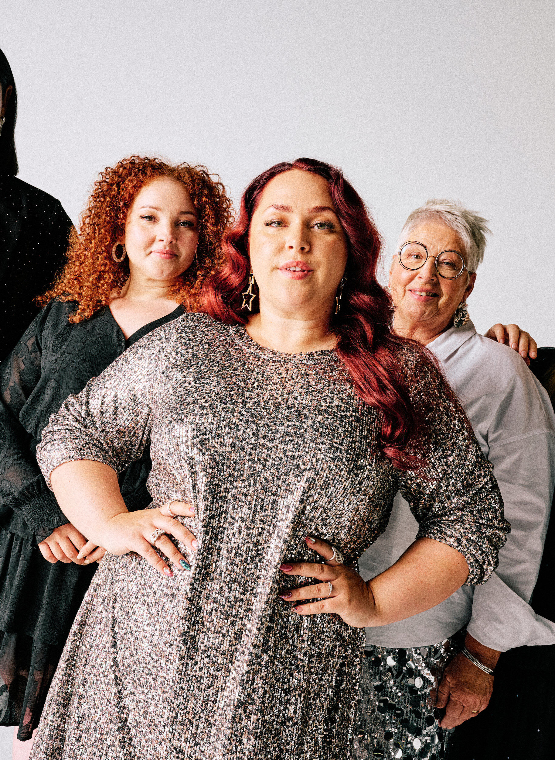 ZizziKorte paillettenjurk met lange mouwen, Bruin, Image image number 0