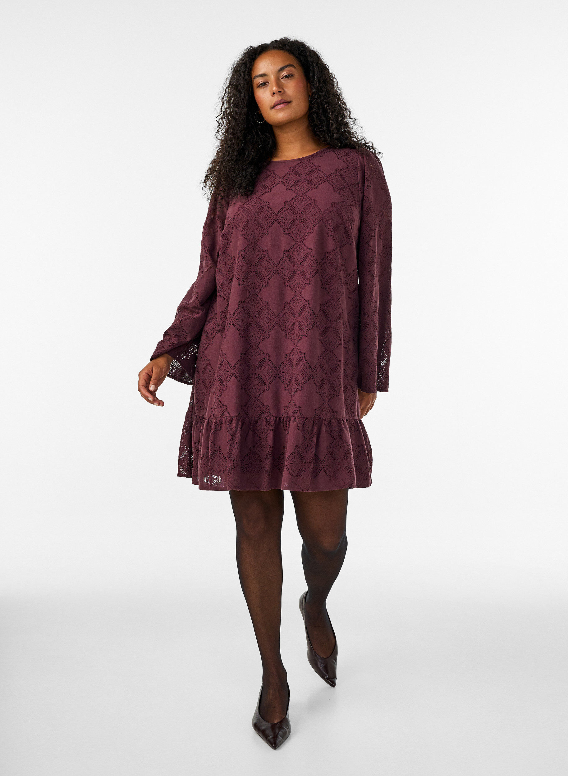 ZizziKanten jurk met lange mouwen en ruchezoom, Donker Bordeaux, Model image number 1