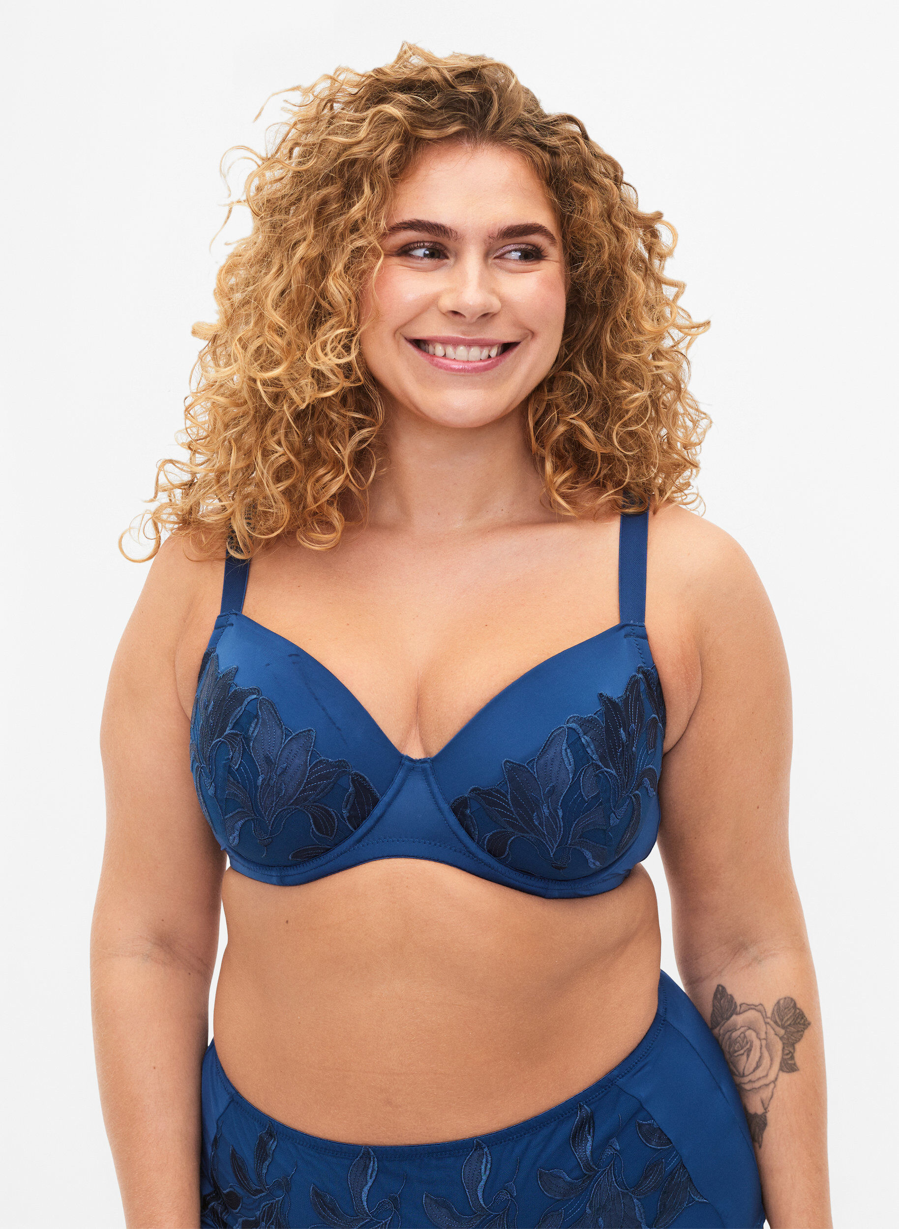 Gevulde beugelbeha met kant, Blauw, Model