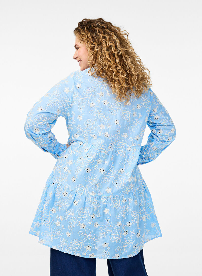 Jurk met geborduurde bloemen en lange mouwen, Della Robbia Blue, Model