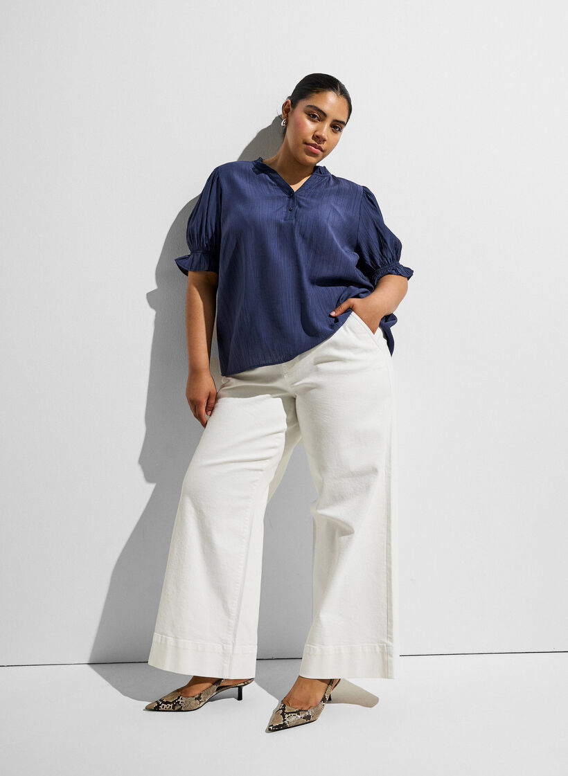 Blouse in een gekreukelde viscosemix met een V-hals, Blauw, Image image number 0