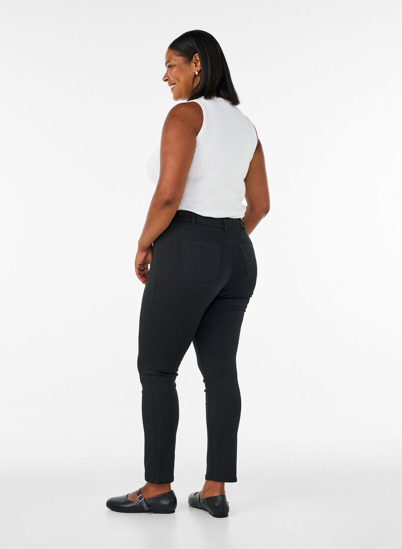 Emily Stay Black jeans met een reguliere taille, Zwart, Model image number 1