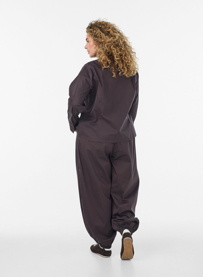 Ballonbroek met zakken en een elastische tailleband, Bruin, Model image number 1