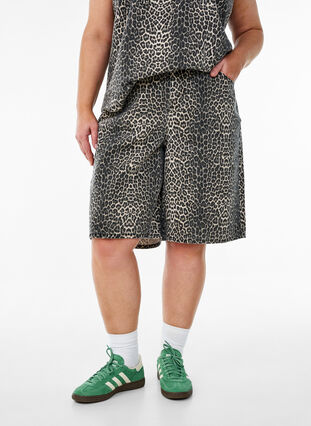 ZizziLuipaardprint denim bermuda shorts, Leopard, Model image number 2