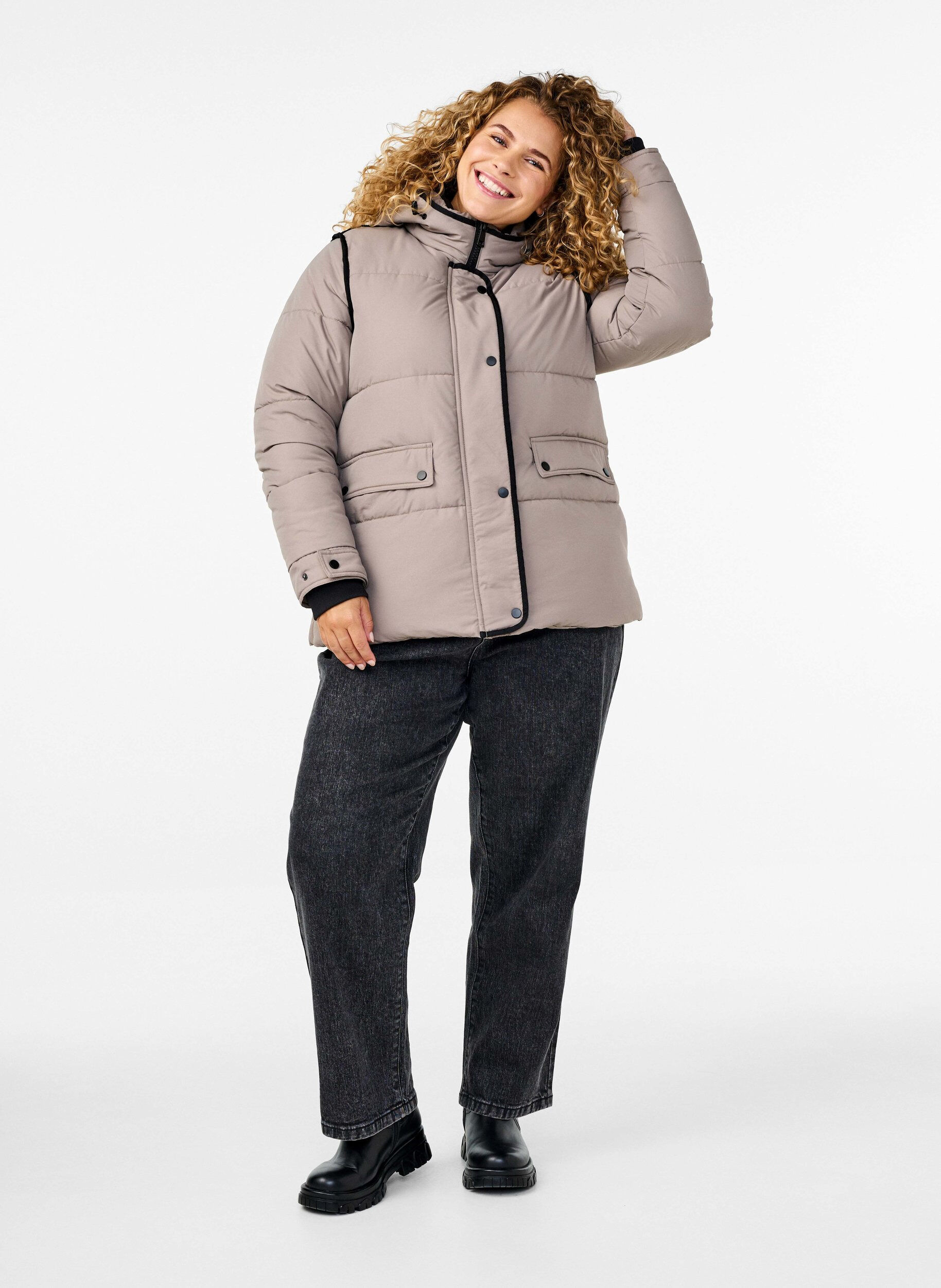 ZizziKorte puffer jas met contrastdetails, Beige, Model image number 1