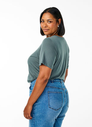 ZizziFLASH - T-shirt met motief, Balsam G Multi Flow, Model image number 1