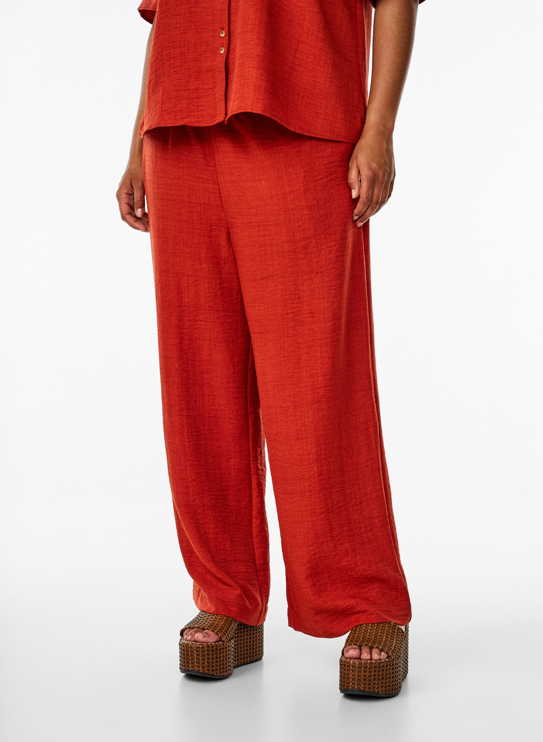 ZizziLosse broek met elastische tailleband en zakken, Rood, Model image number 2
