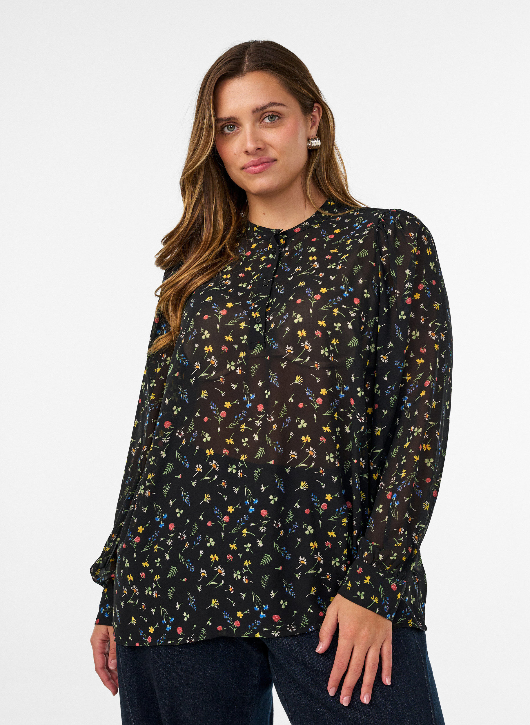 Blouse met all-overprint en korte knoopsluiting, Zwart, Model