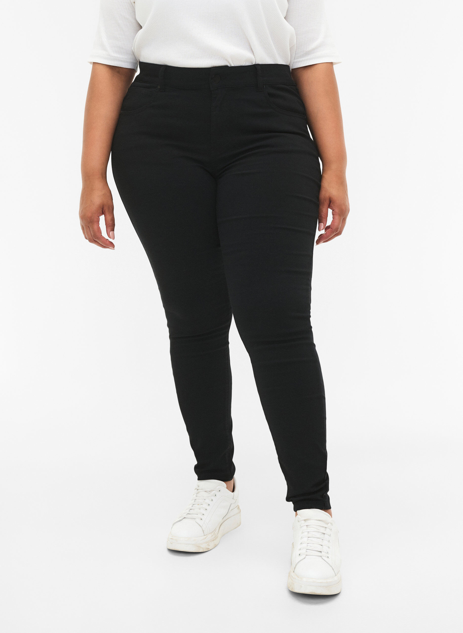 ZizziSlim fit broek met zakken, Zwart, Model image number 3