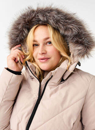 ZizziLange winterjas met haaksluitingen en een nep bontkraag, Simply Taupe, Model image number 4