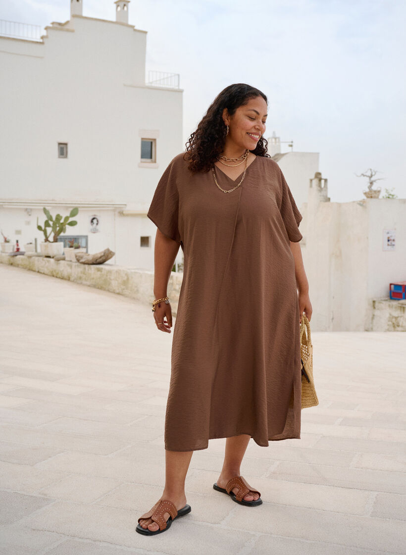 Robe &agrave; col en V en viscose, Marron, Image image number 0