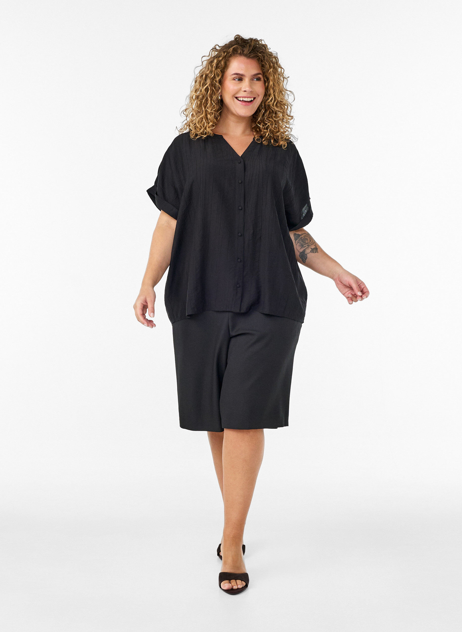 ZizziViscose blouse met knoopjes en textuur, Zwart, Model image number 1