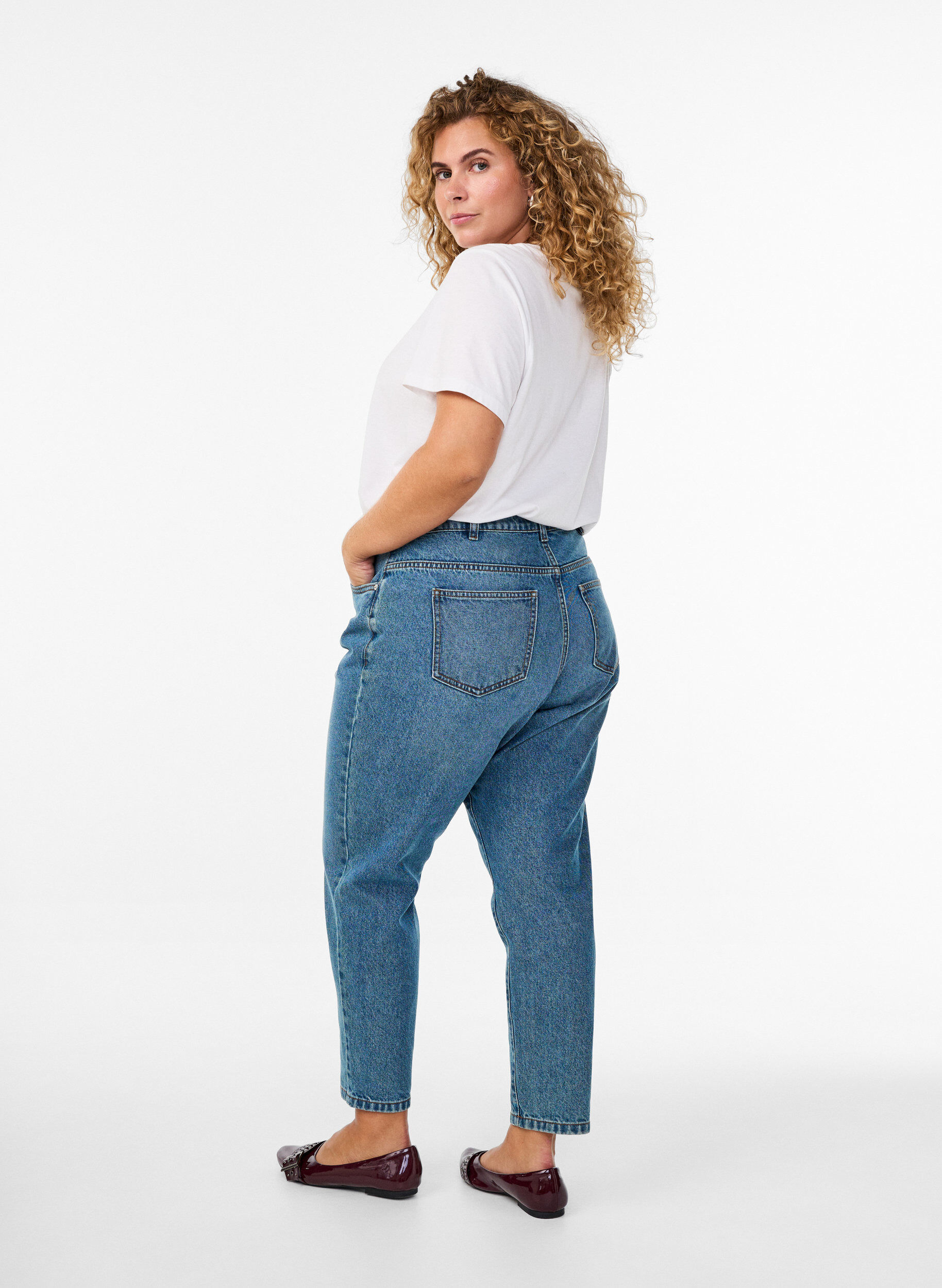 ZizziMille Mom Fit Jeans met hoge taille, Blauw, Model image number 1