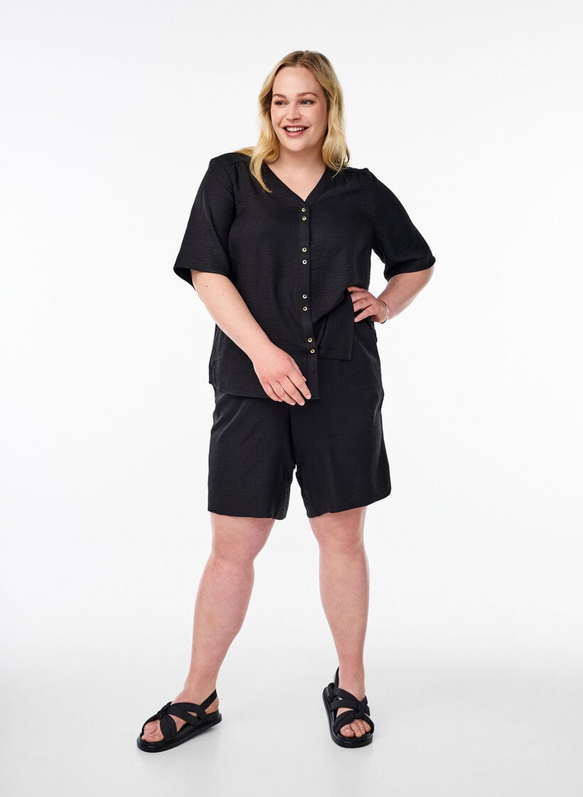 Korte broek met zakken en hoge taille, Zwart, Model image number 1
