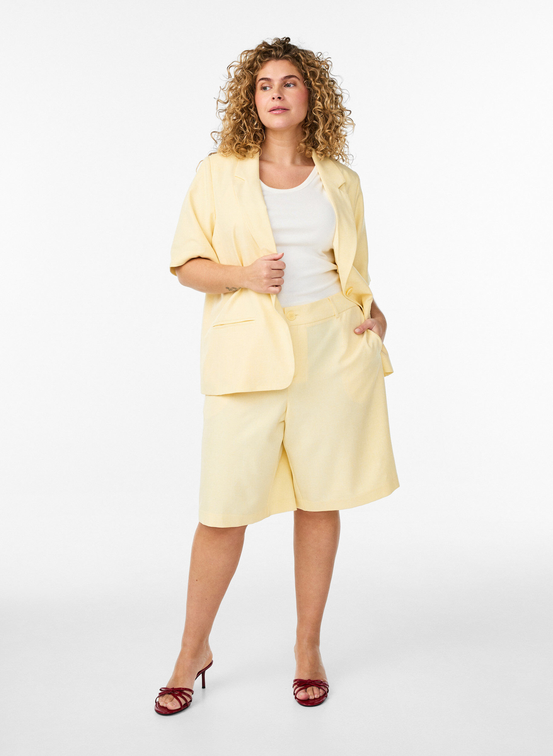 ZizziLosse Bermuda-shorts met hoge taille, Geel, Model image number 1