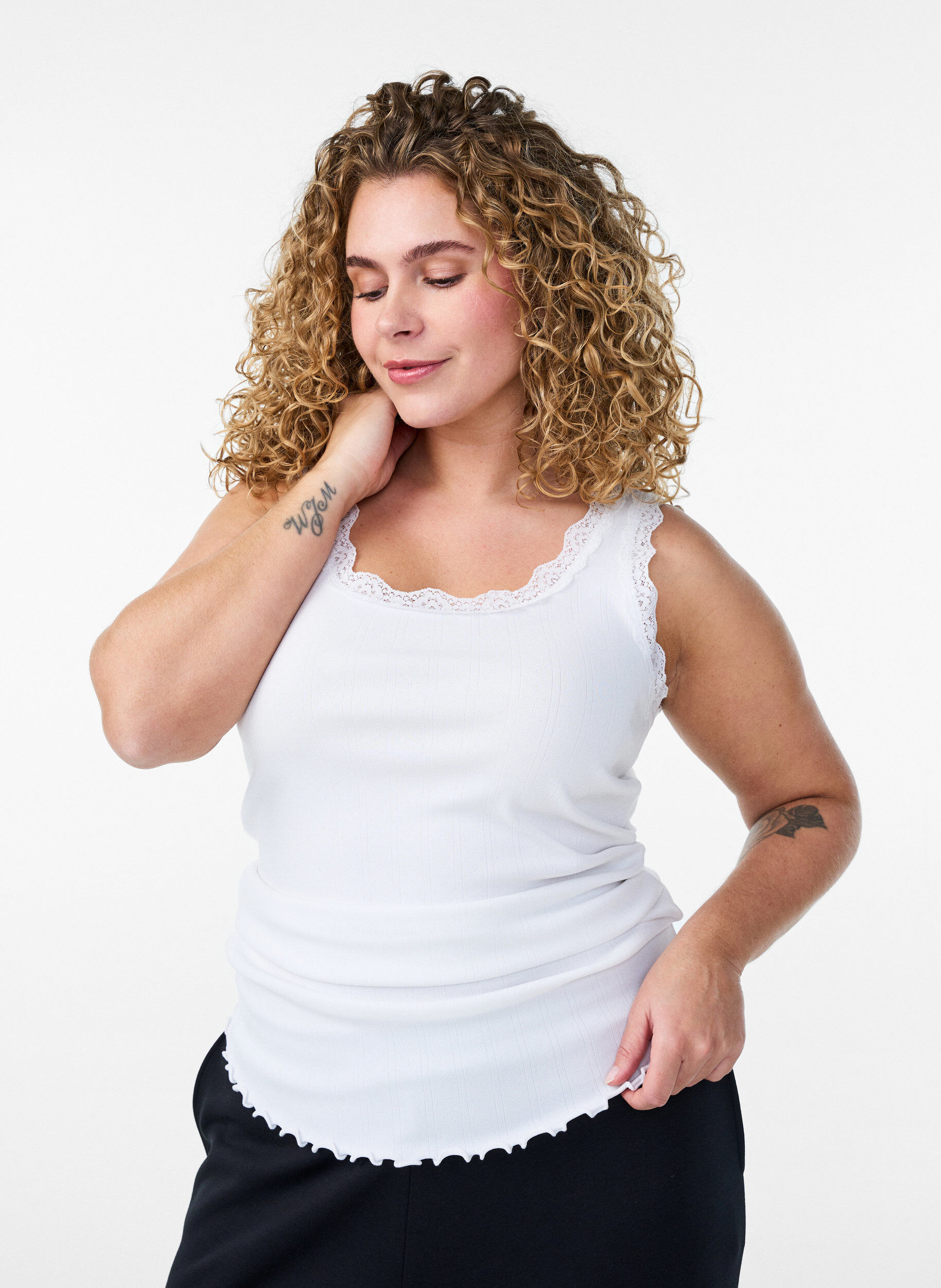D&eacute;bardeur avec bordure en dentelle et broderie &agrave; &oelig;illets, Blanc, Model