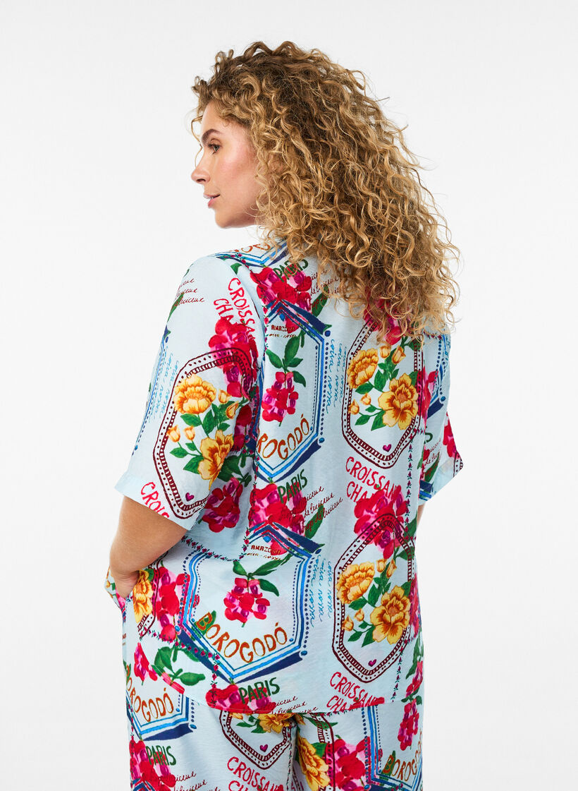 Shirtblouse met mouwen tot aan de ellebogen en kleurrijke print, Blauw, Model