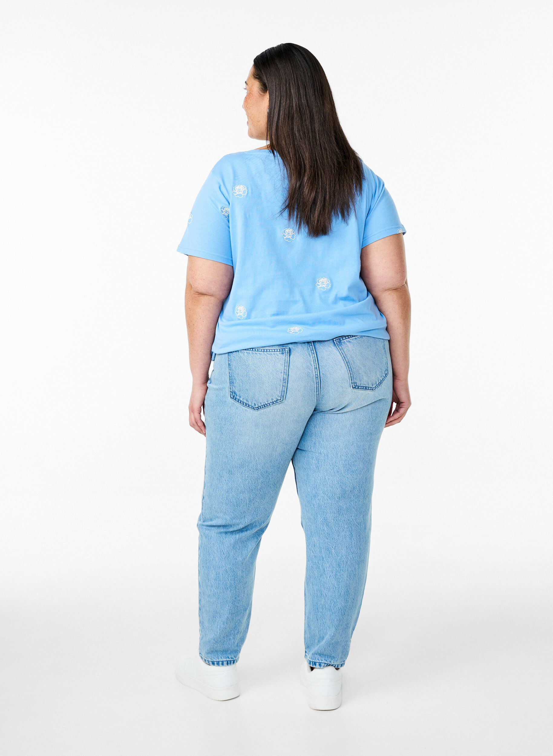 ZizziMille Mom fit jeans met distressed details, Light Blue Denim, Model image number 1