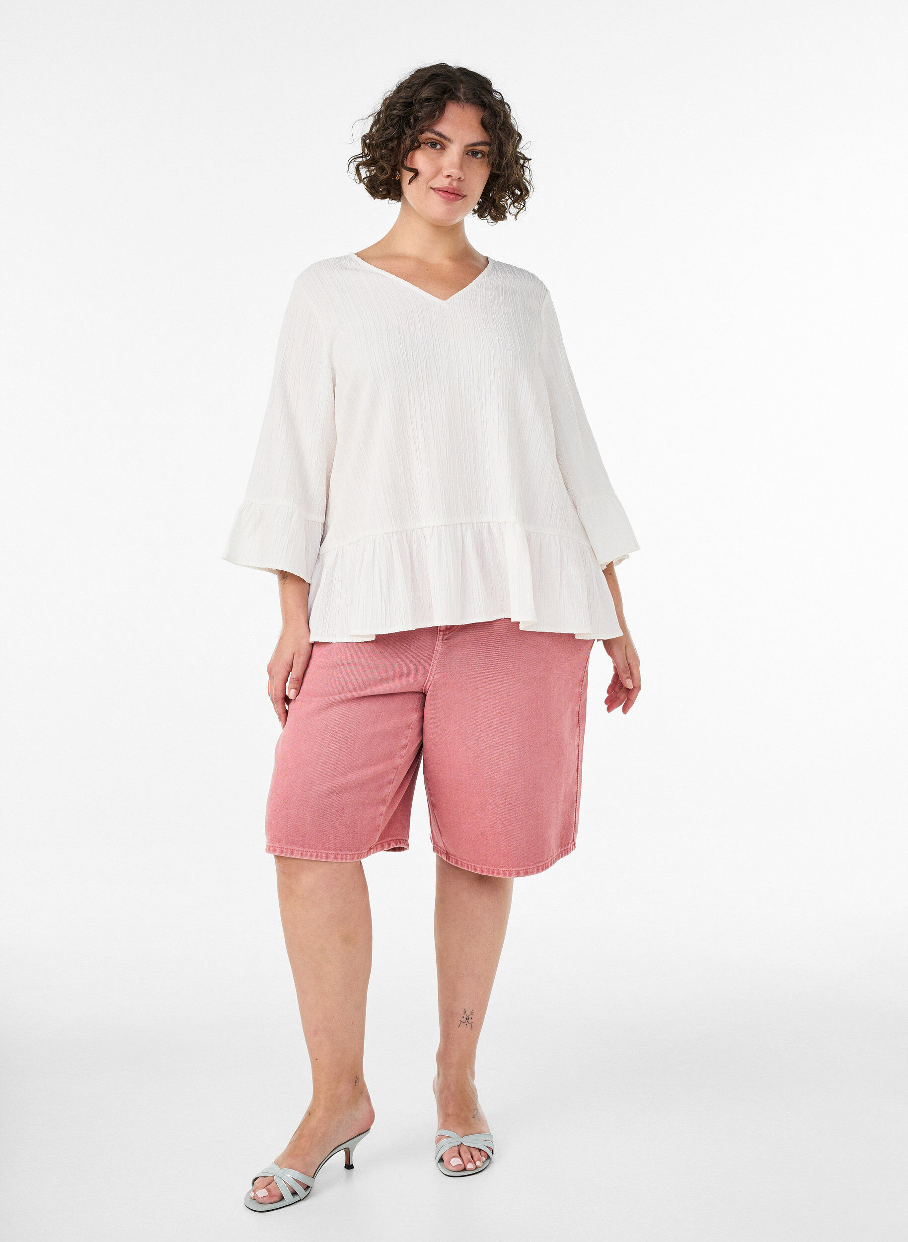 ZizziBlouse met textuur, V-hals en ruches, Vanille, Model image number 1