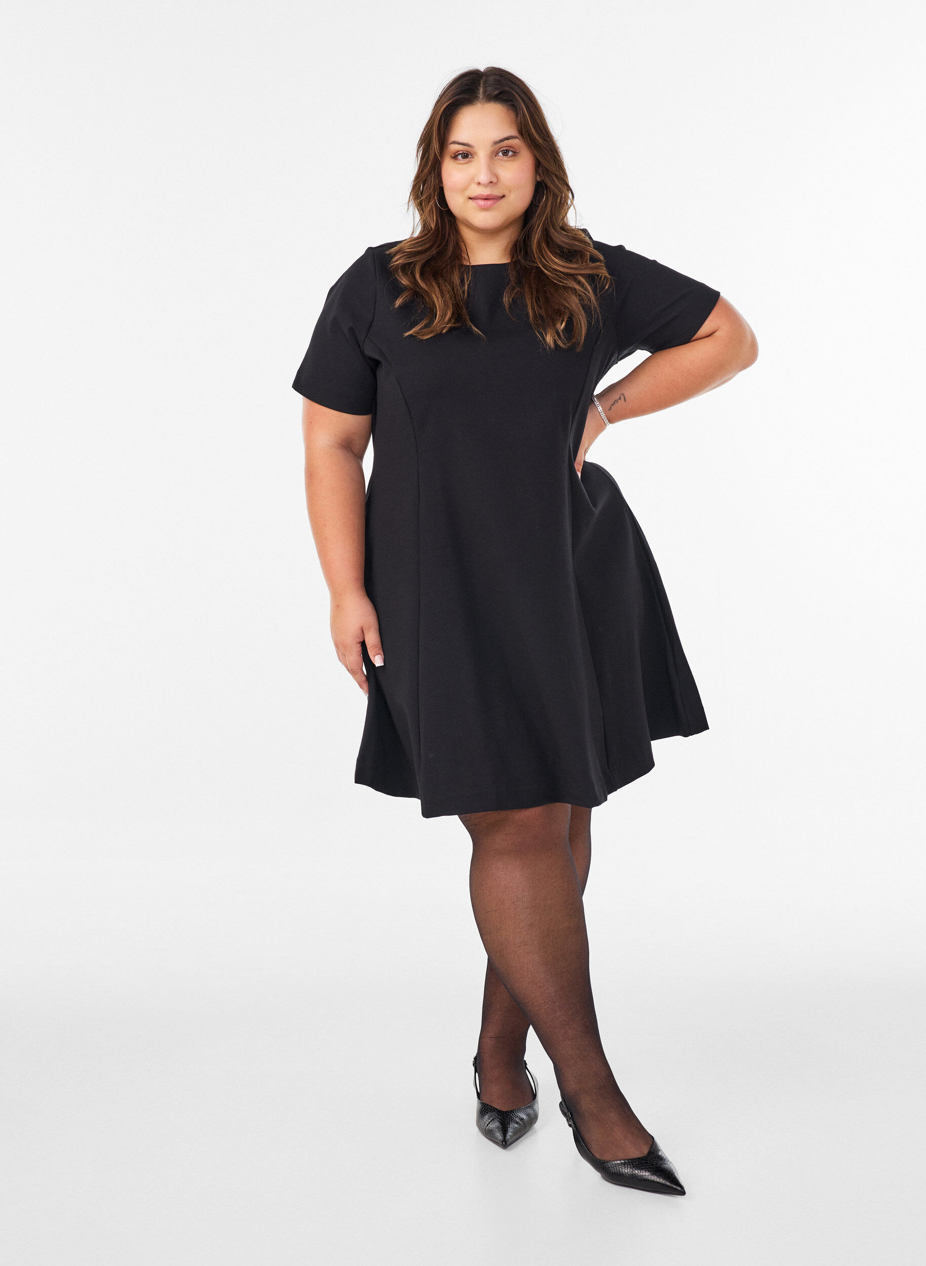 ZizziJersey jurk met korte mouwen en A-lijn., 0199, Model image number 1