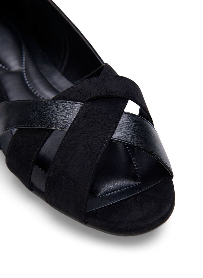 Wijde ballerina schoenen met spitse neus, Black, Packshot