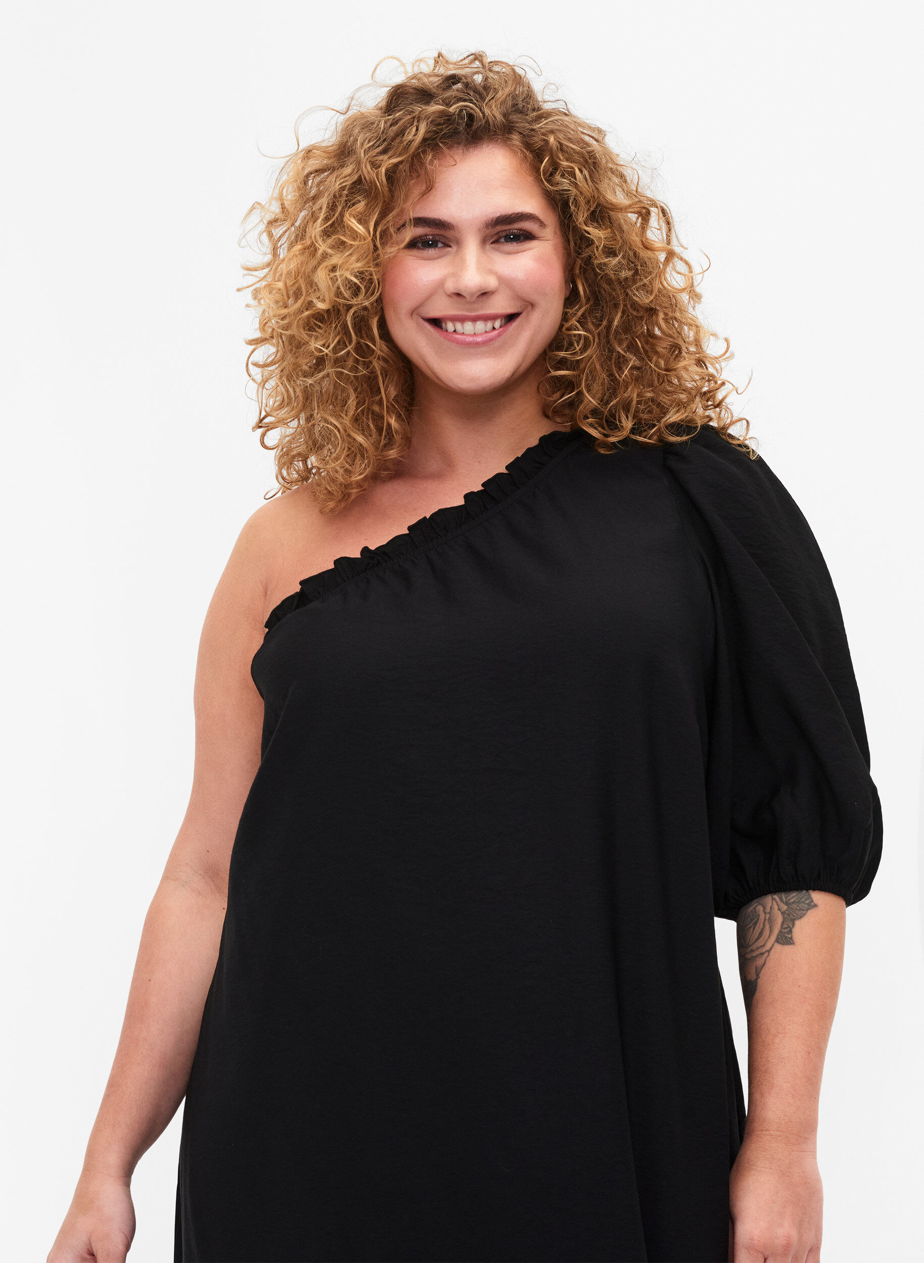 ZizziOne-shoulder jurk van viscose, Zwart, Model image number 2