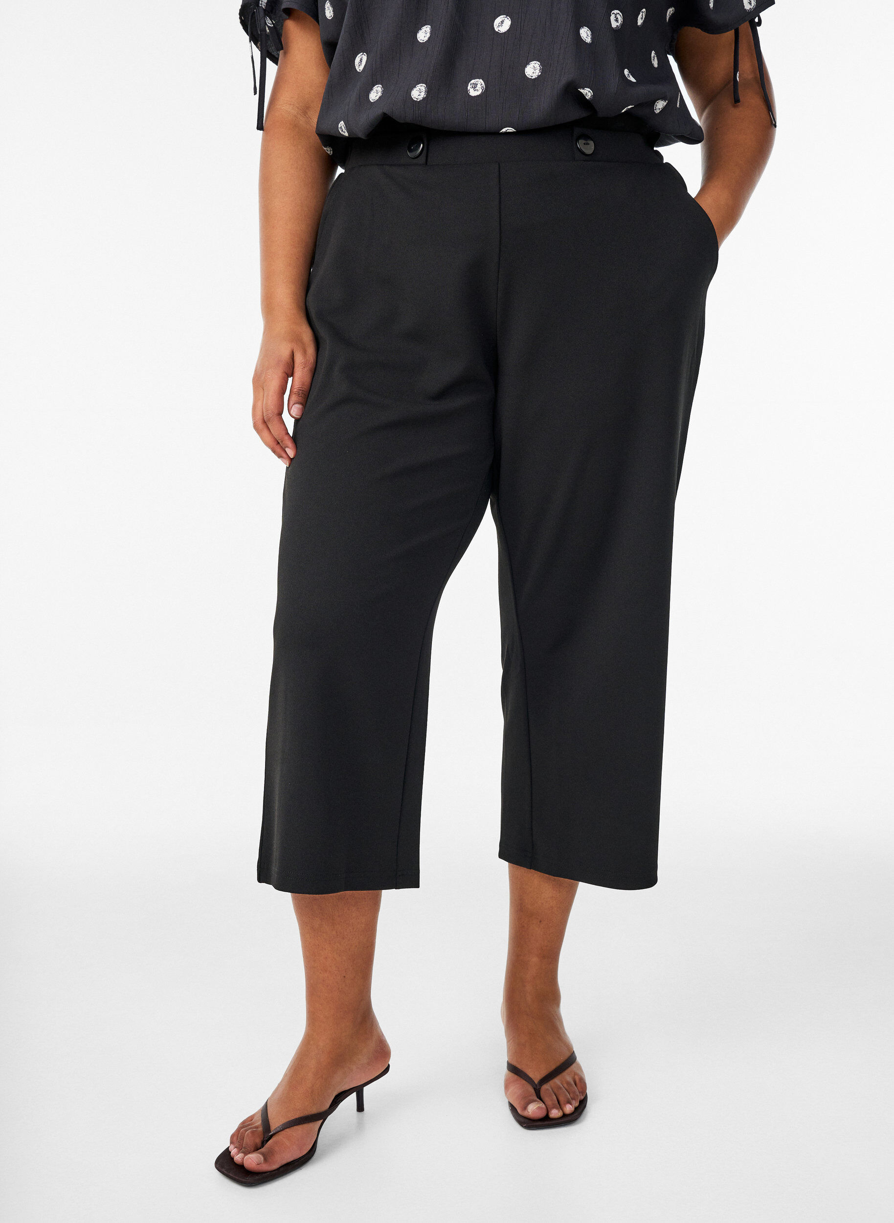 7/8 broek met losse pasvorm, Zwart, Model