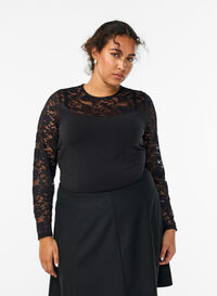 Getailleerd body met kanten mouwen, Zwart Getailleerd body met kanten mouwen, Zwart, Model