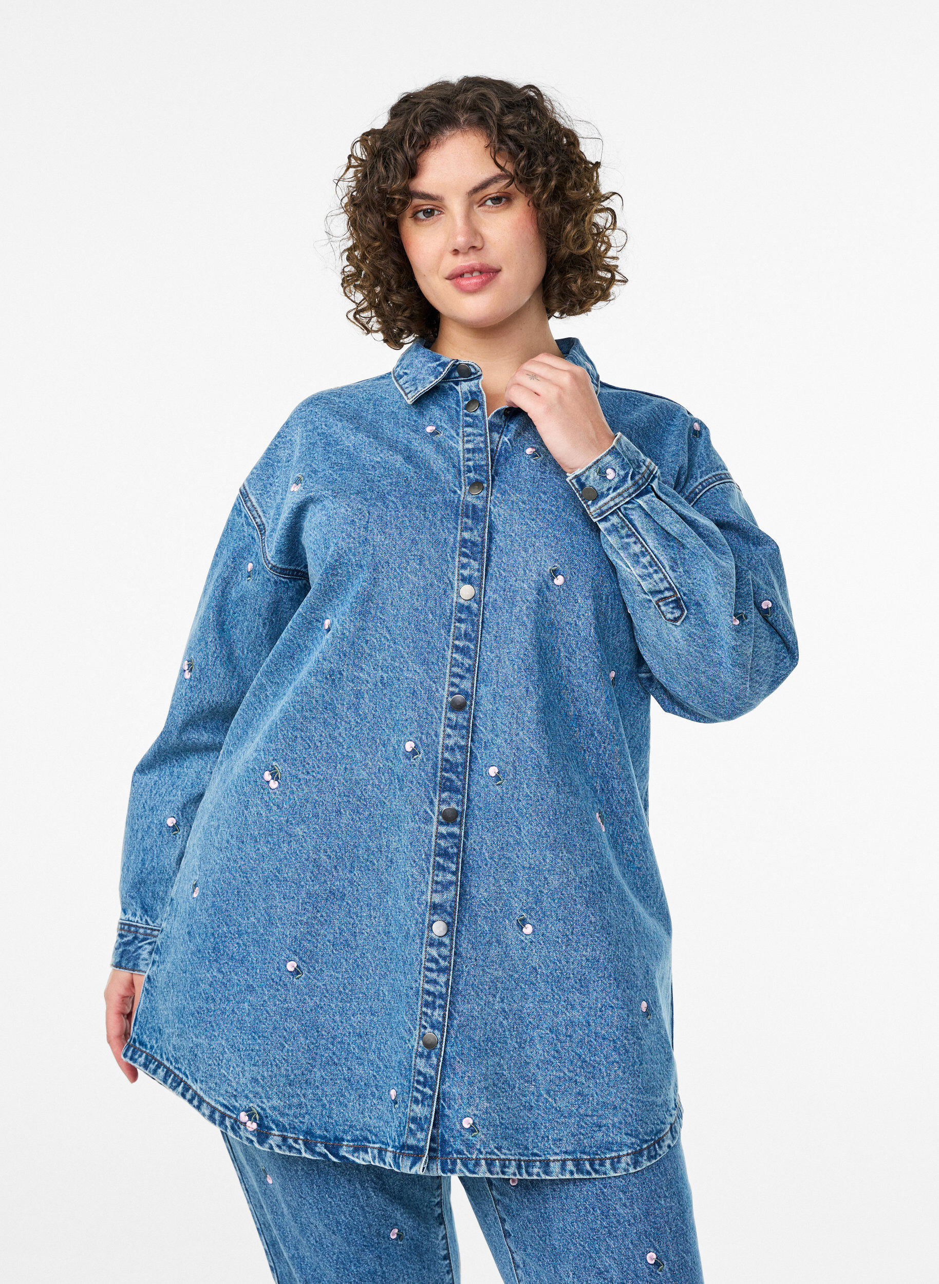 Denim overhemd met geborduurde motieven, Blauw, Model