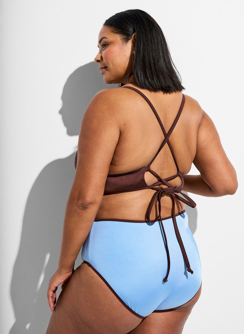 Omkeerbare bikinitop met V-hals en gekruiste bandjes op de rug, Bruin, Model image number 2