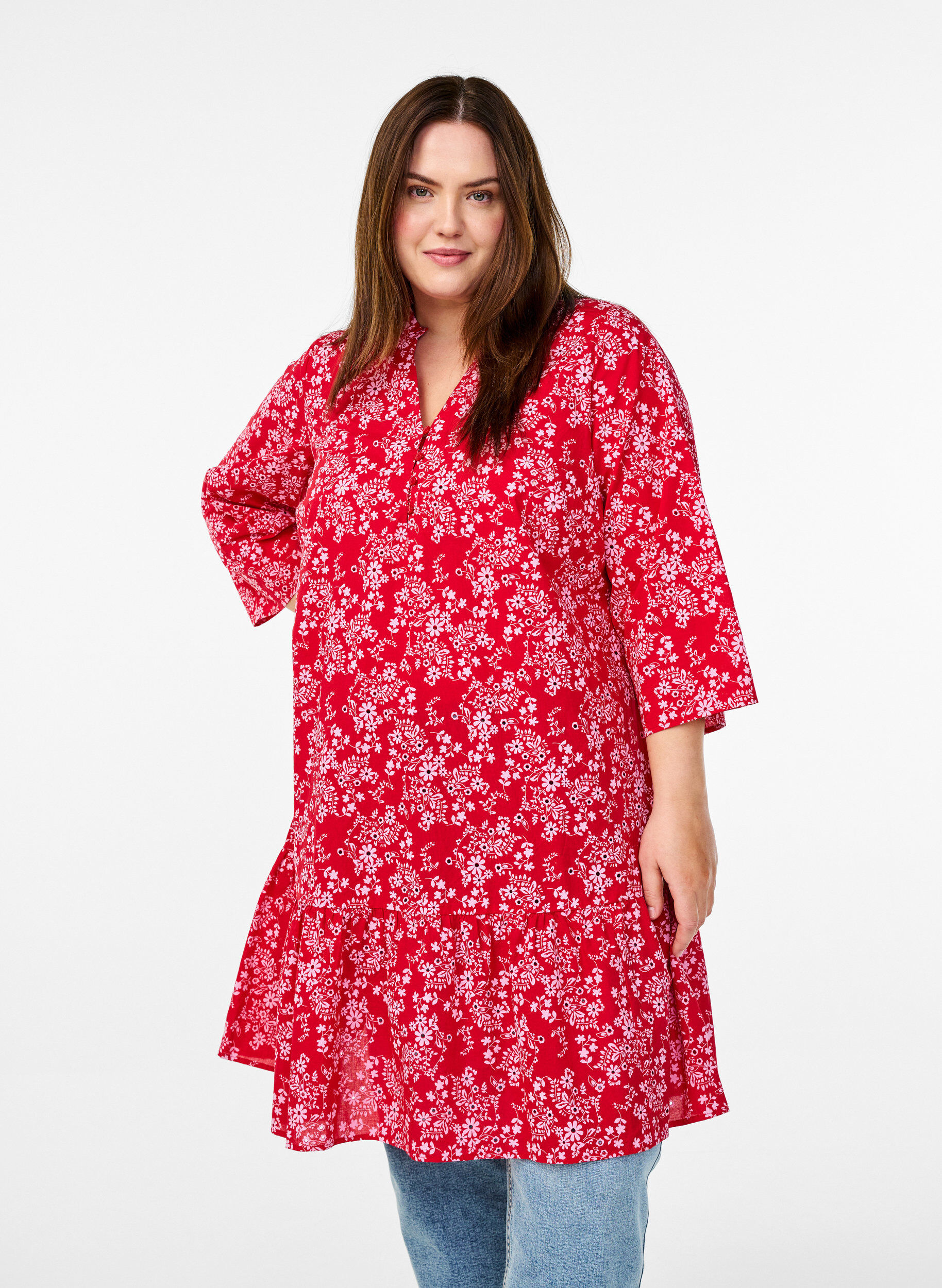 Knie-lange jurk met bloemenprint en 3/4 mouwen, Rood, Model