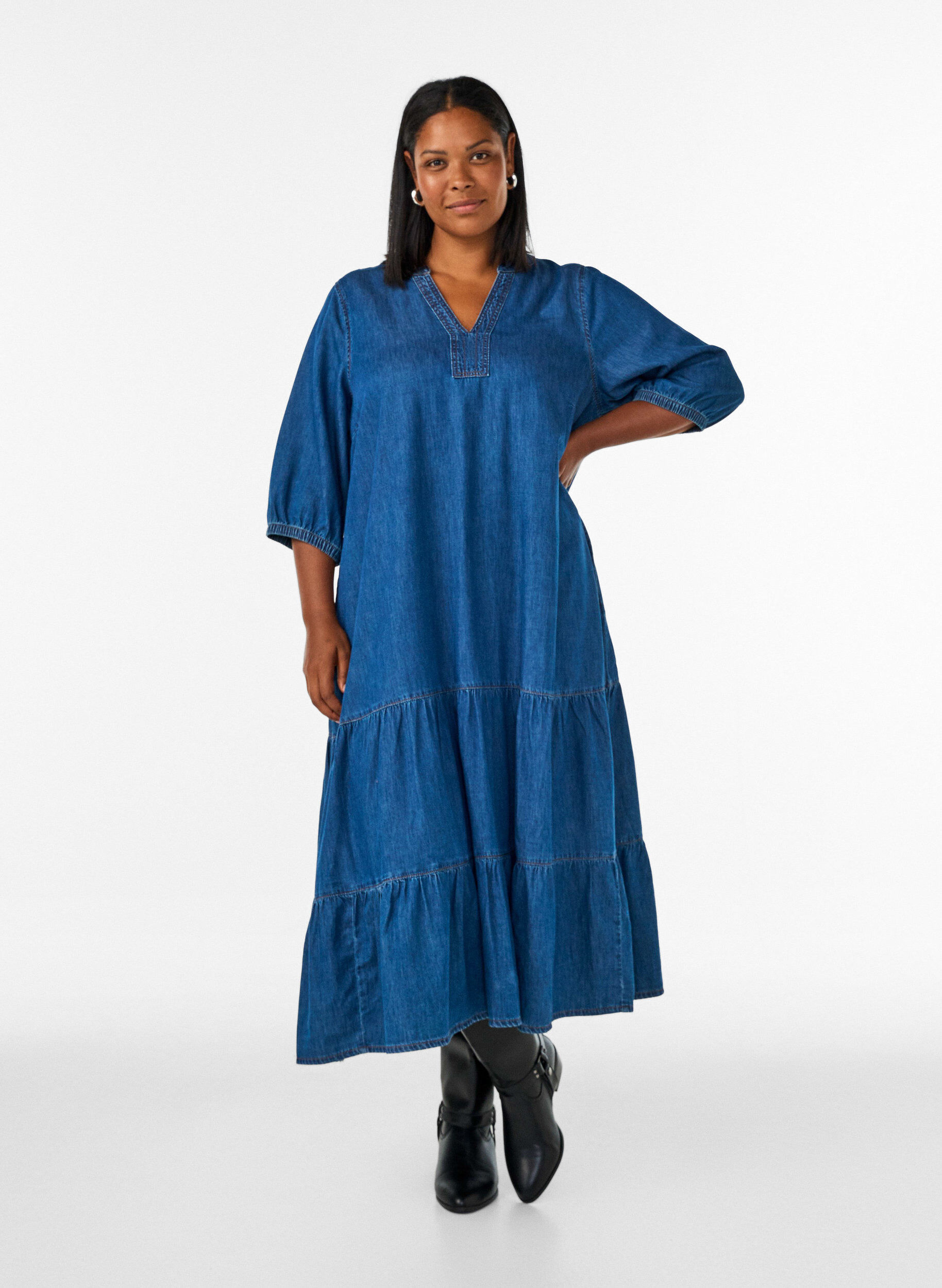 Denim maxi-jurk met gerimpelde lagen, Blauw, Model