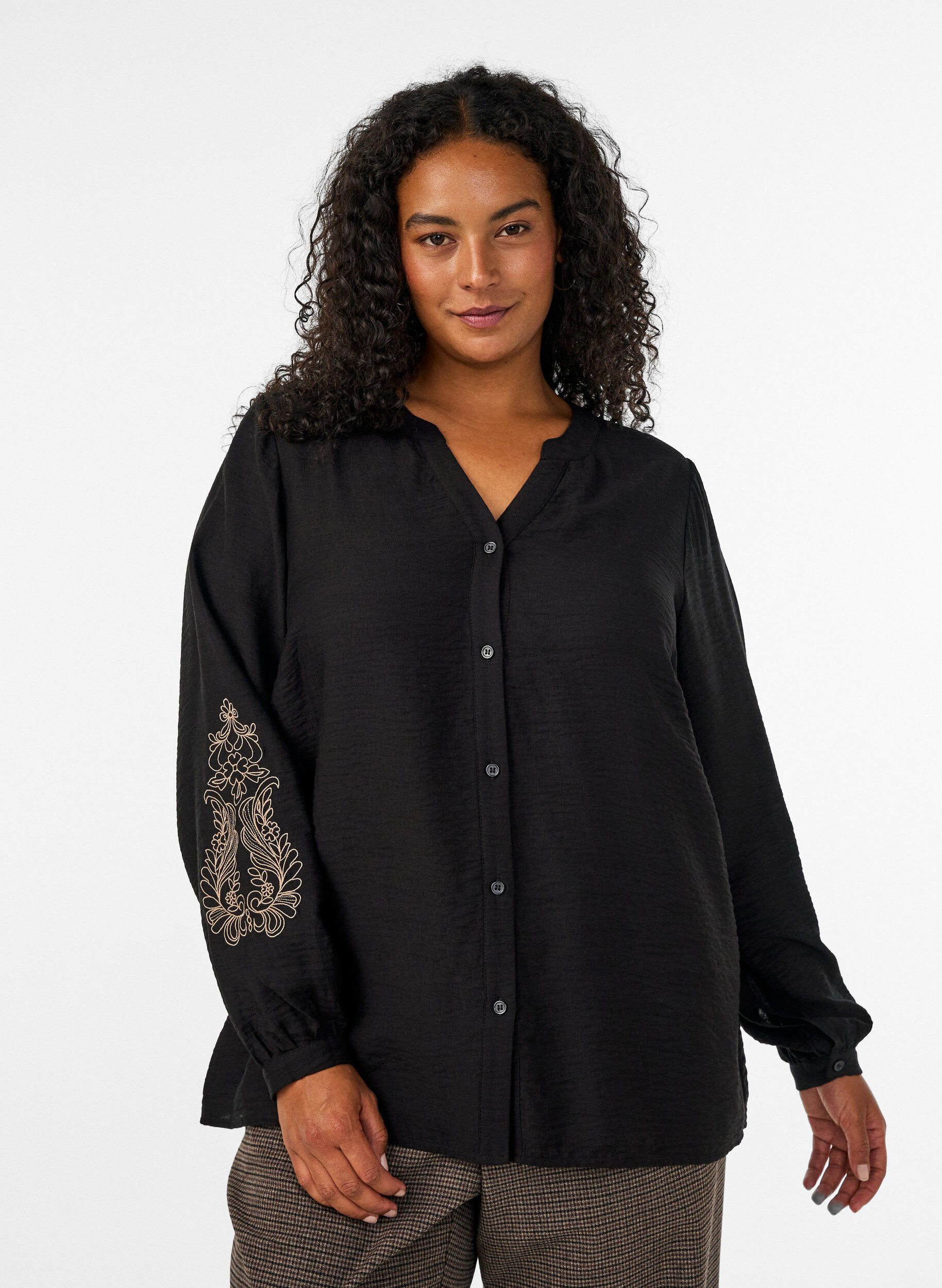 ZizziViscose shirt met geborduurde mouwen, Zwart, Model image number 0