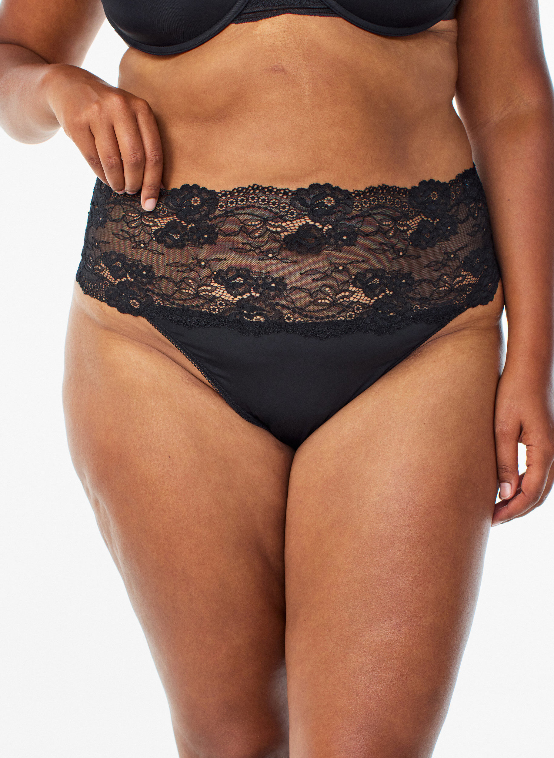 Zizzi2-pack string met brede kanten rand, Zwart, Model image number 2