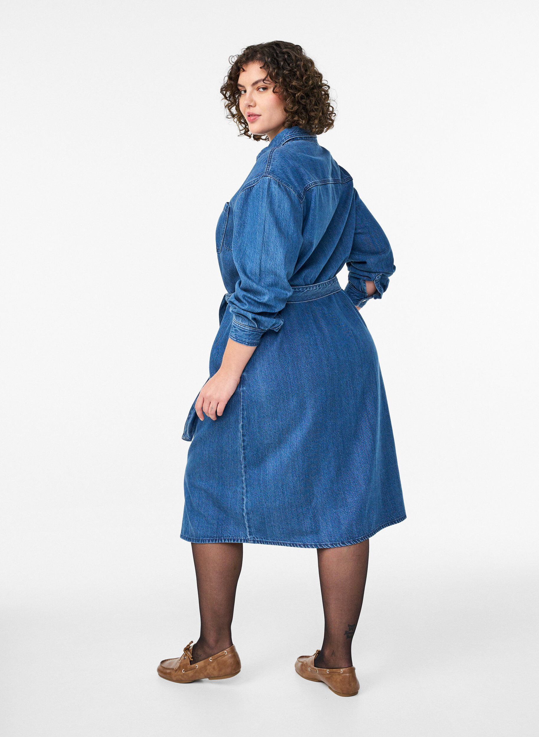 ZizziDenim overhemdjurk met strikceintuur en zijzakken, Blauw, Model image number 1