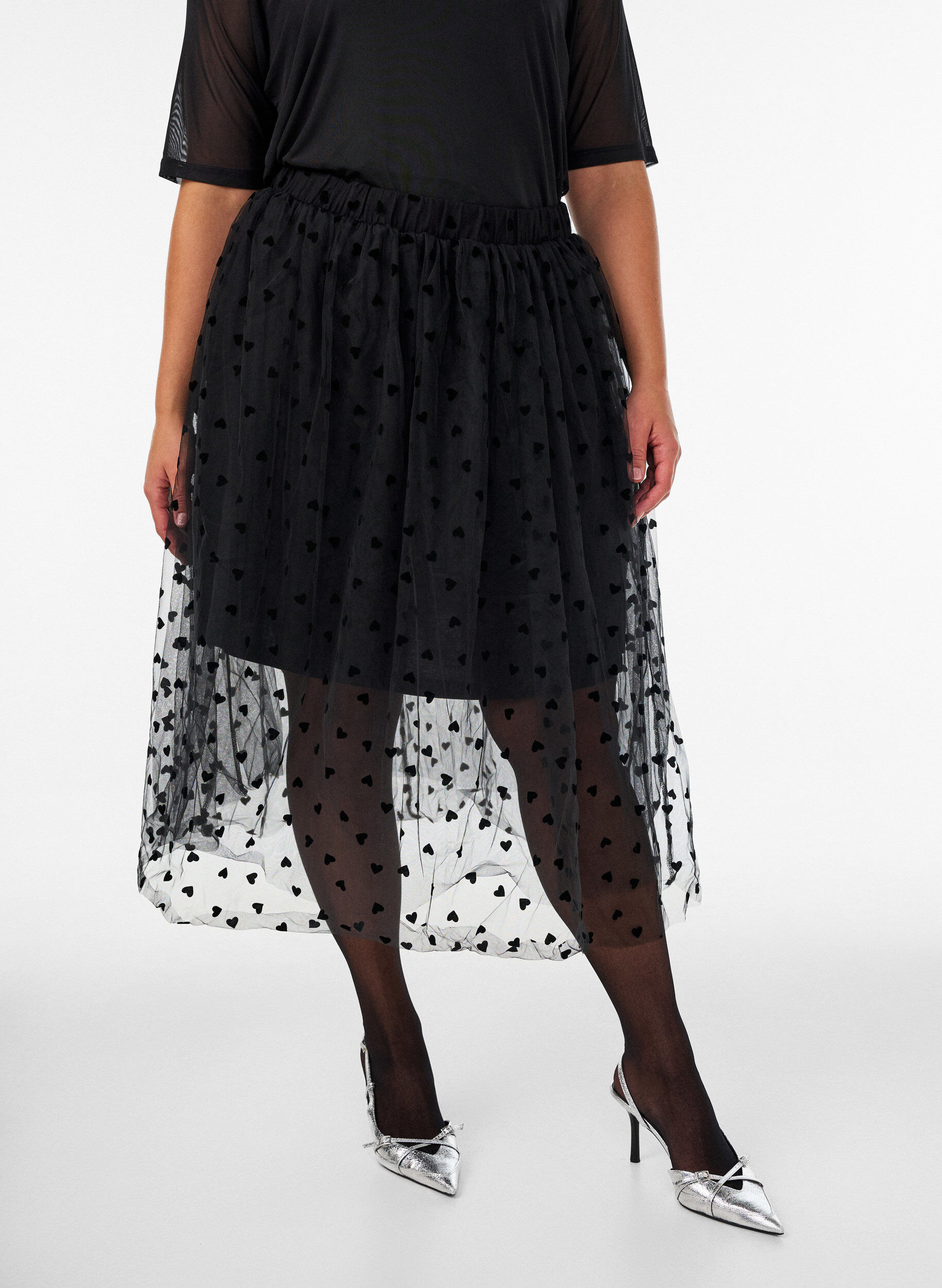 Midi-tule rok met hartjes, Zwart, Model
