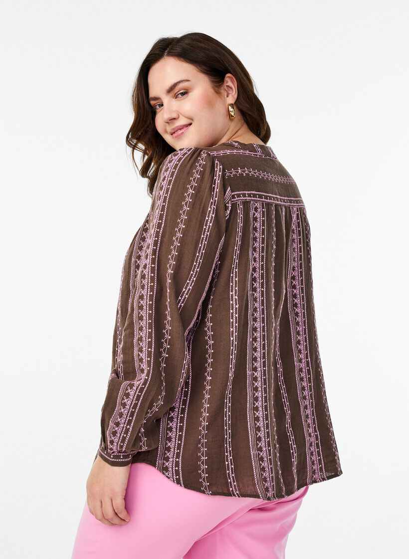 Blouse met geborduurd patroon, Bruin, Model image number 2