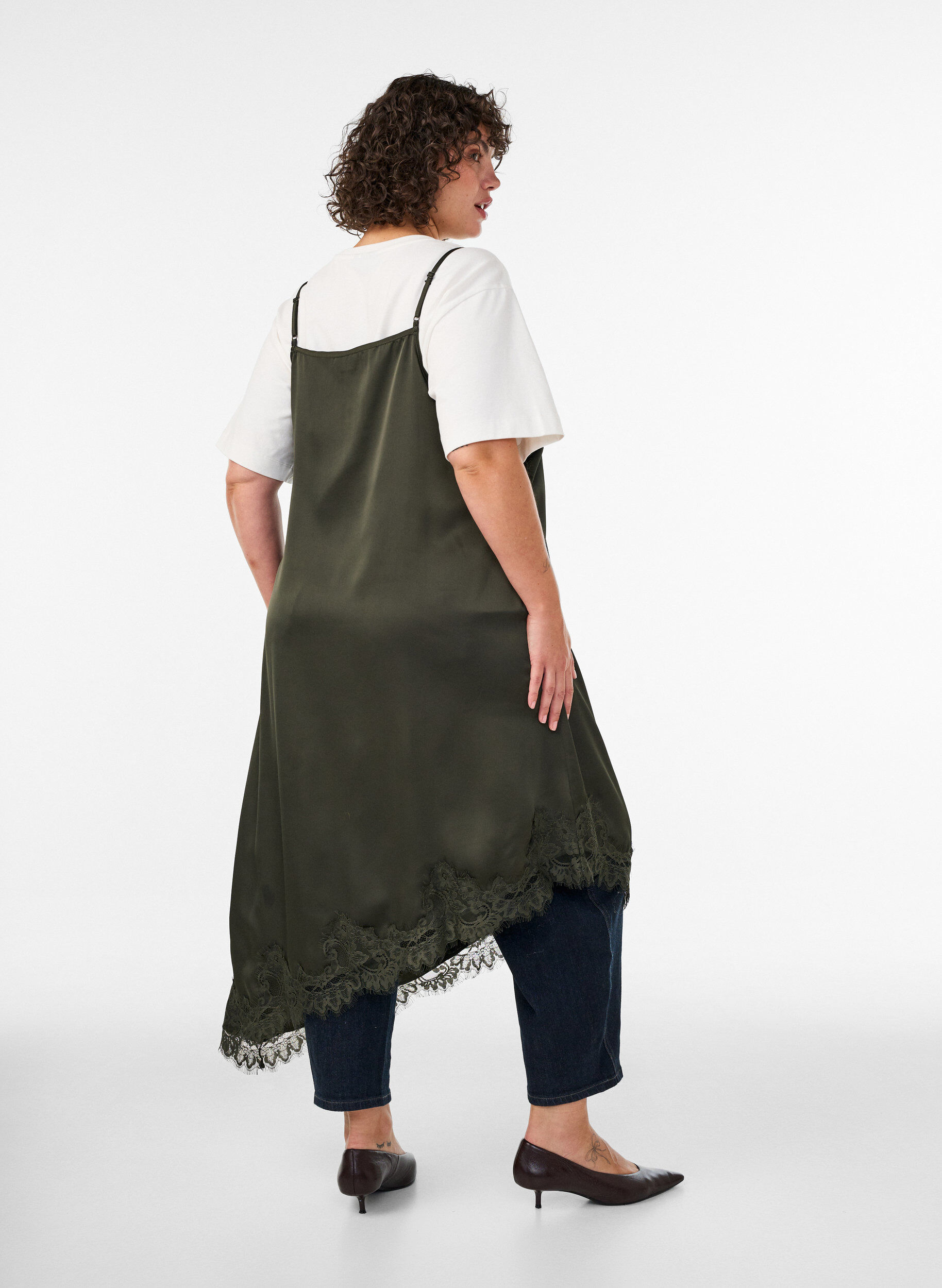 ZizziSatijnen jurk met kant en asymmetrische zoom, Groen, Model image number 2