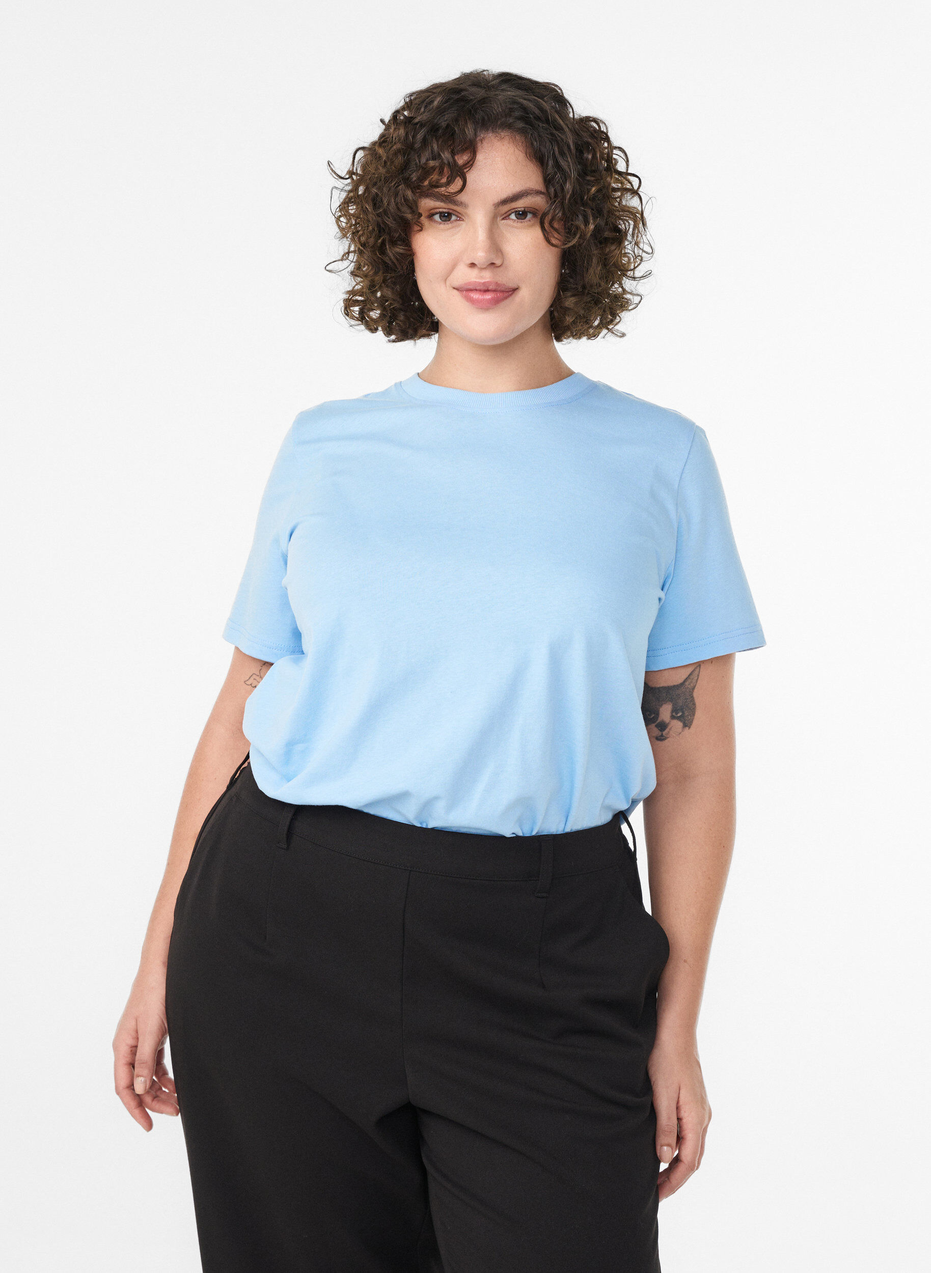 Basic katoenen T-shirt met ronde hals, Blauw, Model