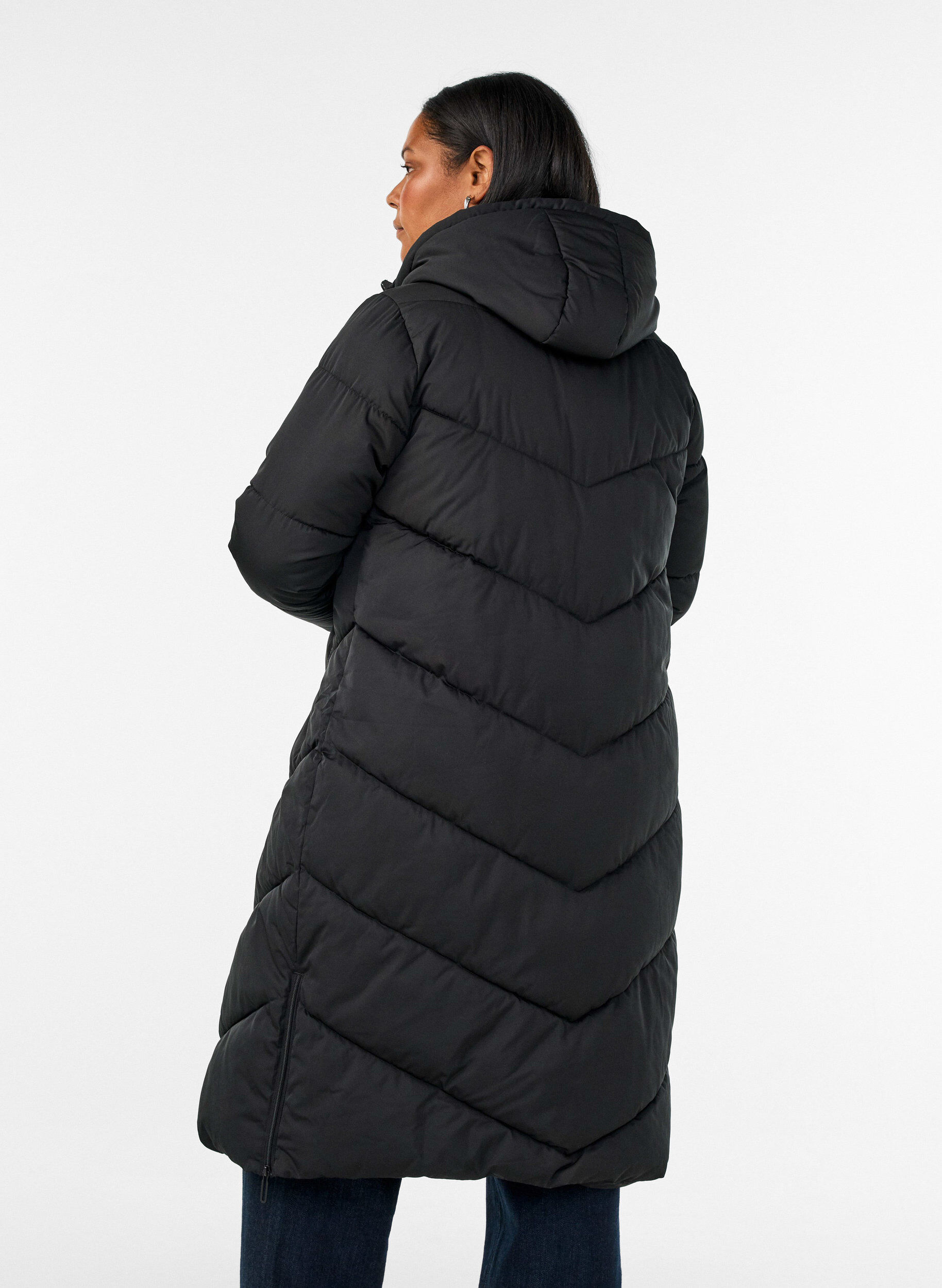 ZizziLange pufferjas met capuchon en zakken, Zwart, Model image number 2