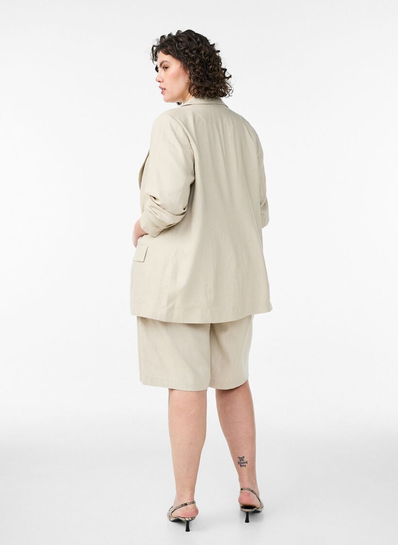 Bermuda shorts met hoge taille in linnen en viscose, Beige, Model image number 2