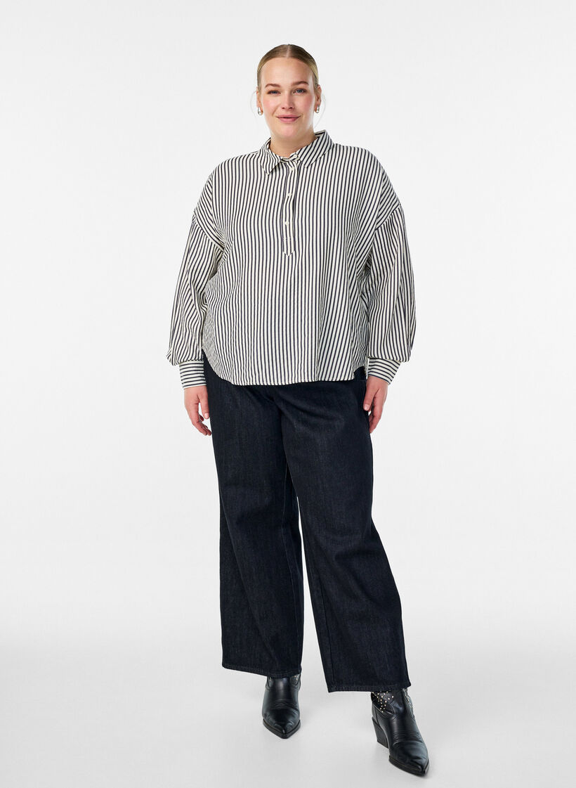 Gestreept shirt met knoopdetail op de achterkant, Zwart, Model image number 1