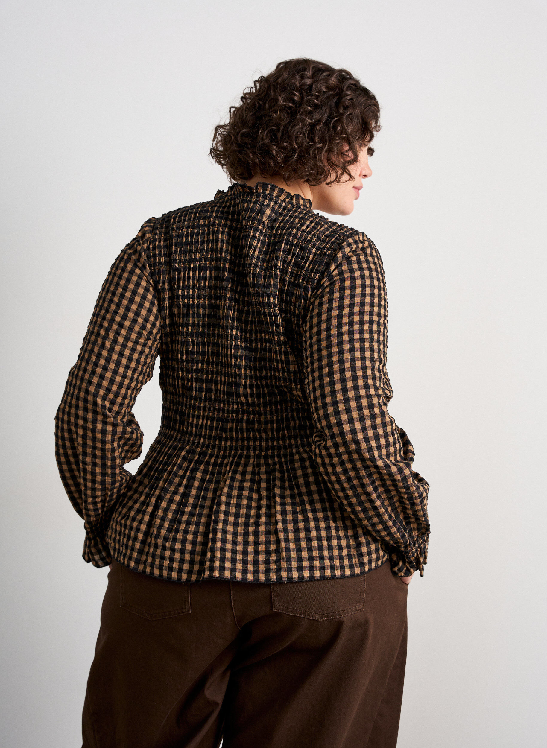 ZizziBlouse met ruitpatroon, smockwerk en peplum, Bruin, Model image number 2