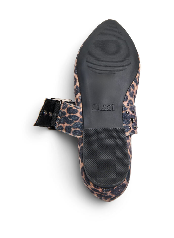 Wide fit - Luipaard print ballerina met gesp en studs, Leopard AOP, Packshot