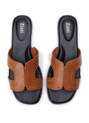 ZizziPlatte instappers met brede pasvorm en studs, Bruin, Packshot image number 2