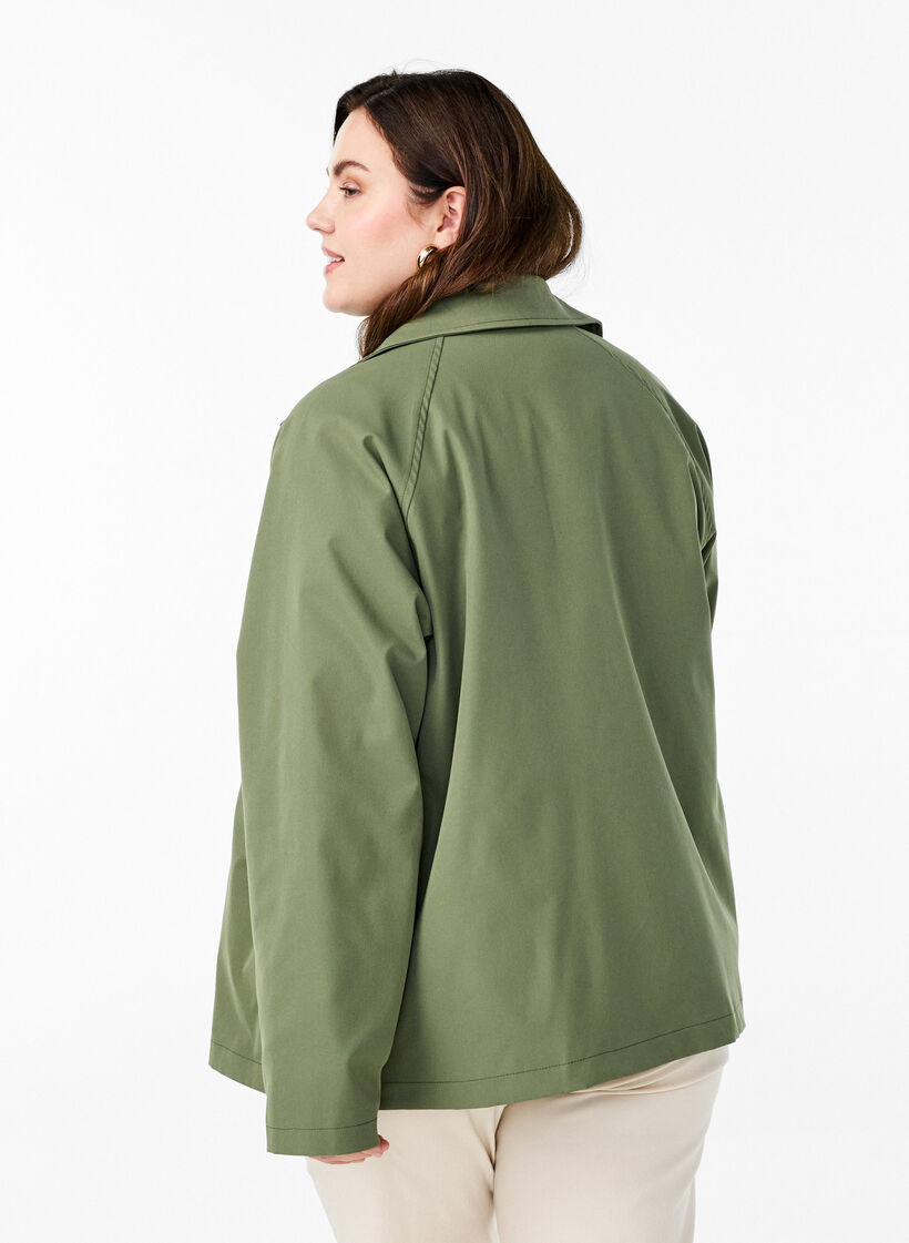 Korte trenchcoat met zakken, Groen, Model image number 2