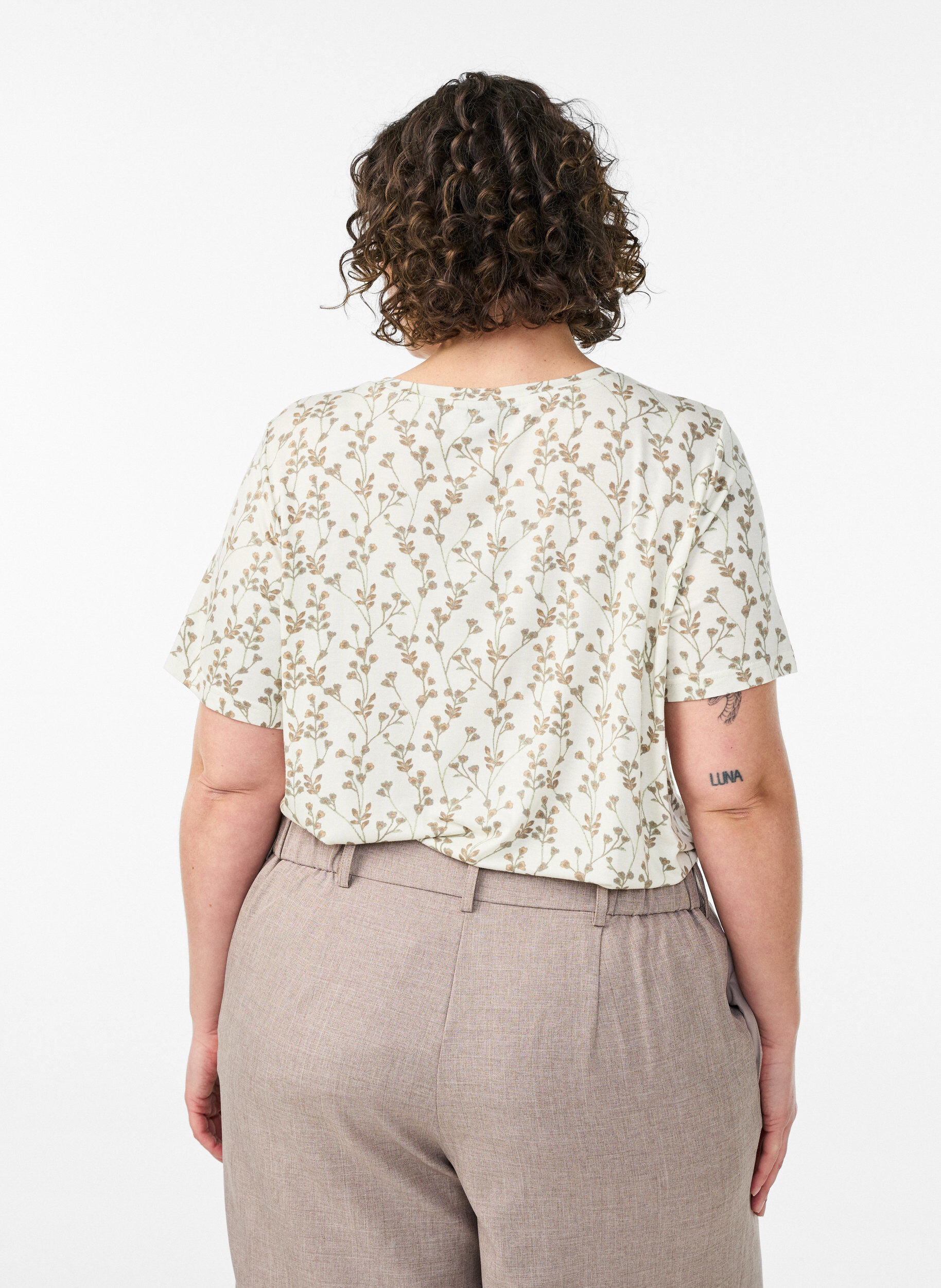 ZizziT-shirt met bloemenprint, Vanille, Model image number 2
